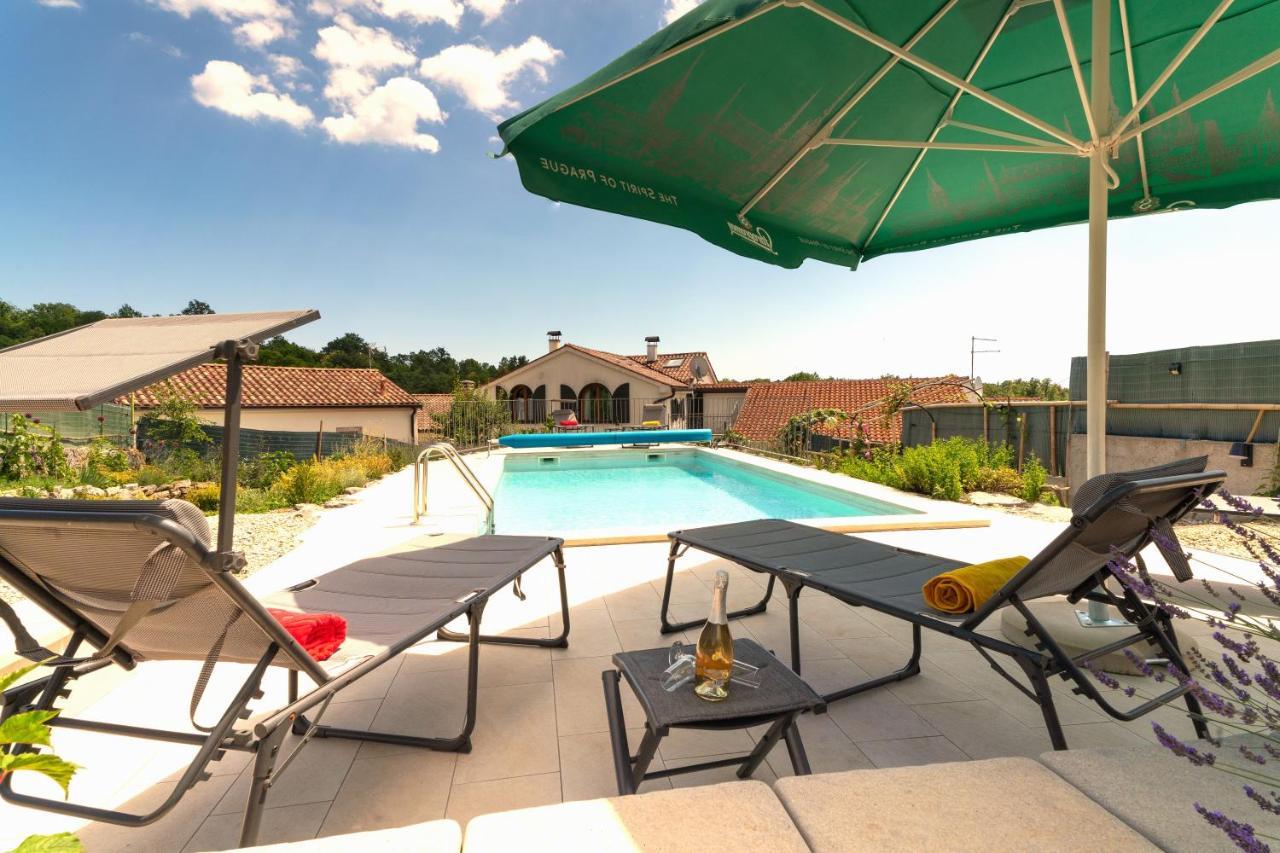 Villa Salvia - Holiday House With Pool - Jurdani Extérieur photo